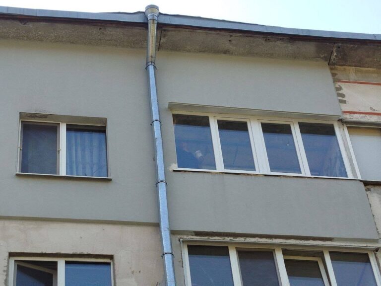 У Чугуївській громаді триває відновлення пошкоджених будинків