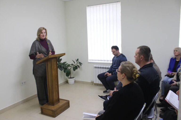 Галина Мінаєва провела зустріч з активом селища Кочеток