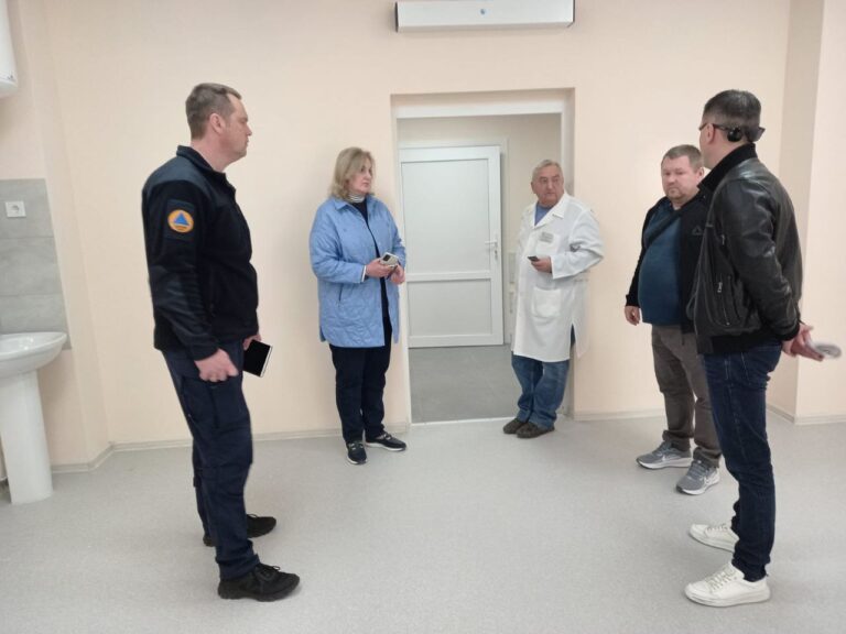 У Чугуївській центральній лікарні триває ремонт другого поверху лікувального корпусу
