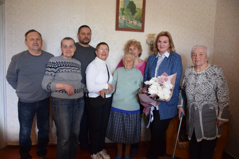 Свій віковий ювілей відзначила жителька Чугуєва Олена Федорівна Пашкова