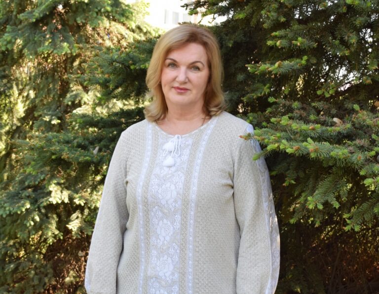 Привітання начальника Чугуївської міської військової адміністрації Галини Мінаєвої з Днем вишиванки та Днем сім’ї