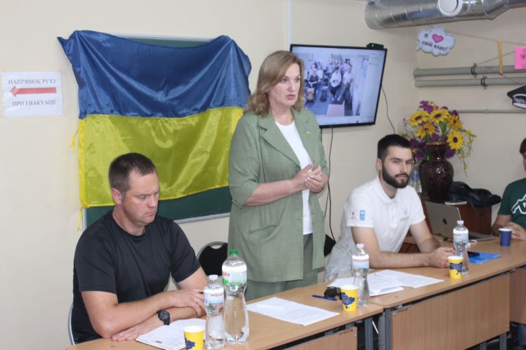 Начальник Чугуївської МВА Галина Мінаєва зустрілась з родинами зниклих безвісти захисників
